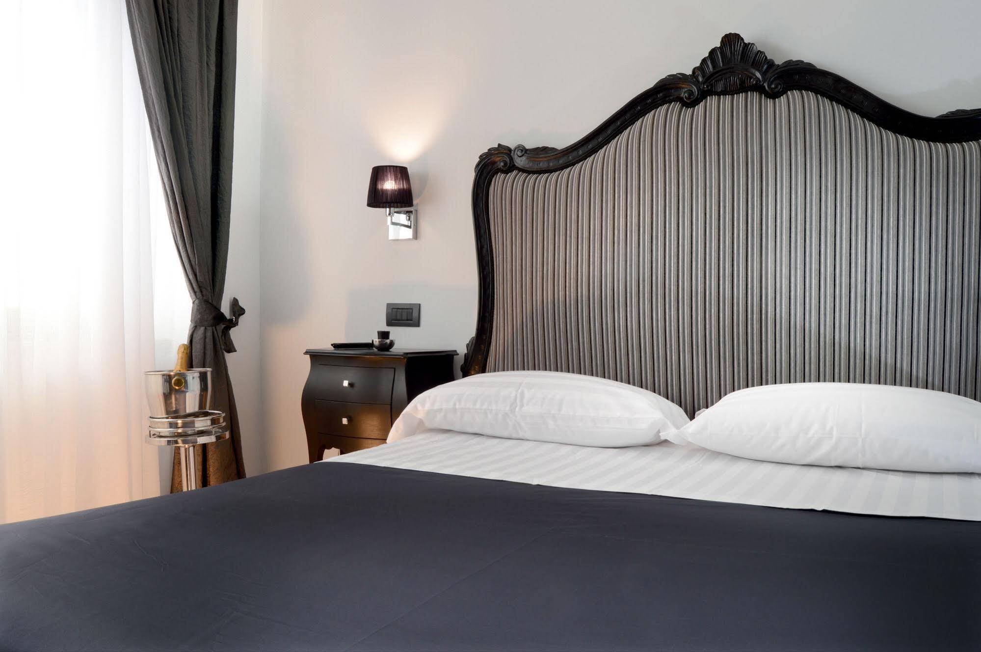 Barbarella Suite Naples Exterior photo